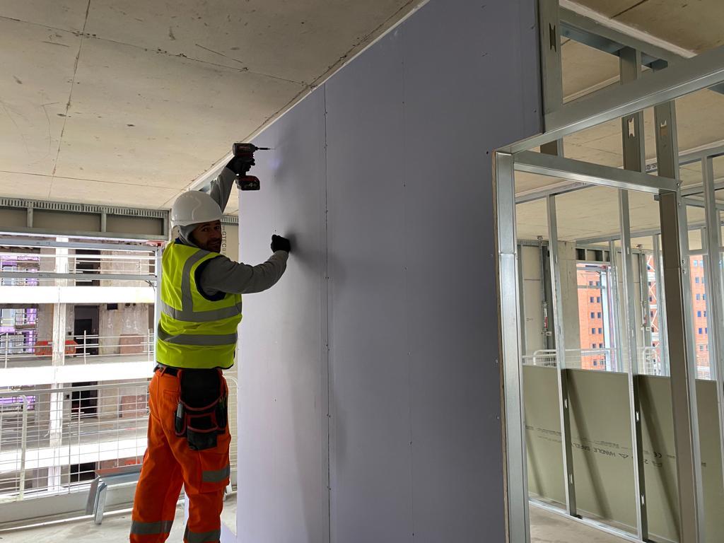 Commercial suspended ceiling system installation